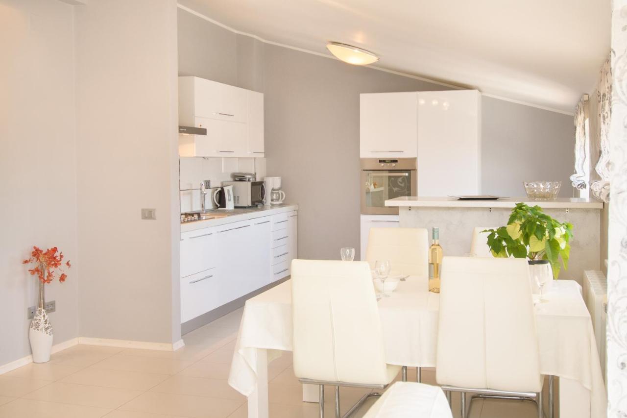 Apartments Dora Пореч Екстер'єр фото