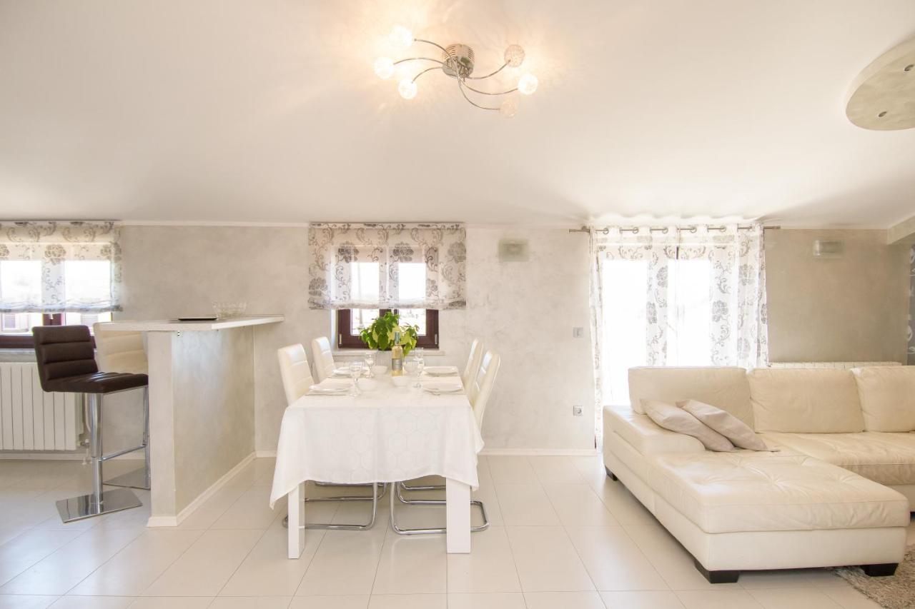 Apartments Dora Пореч Екстер'єр фото