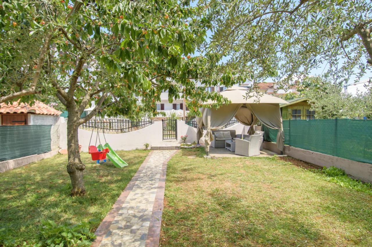 Apartments Dora Пореч Екстер'єр фото