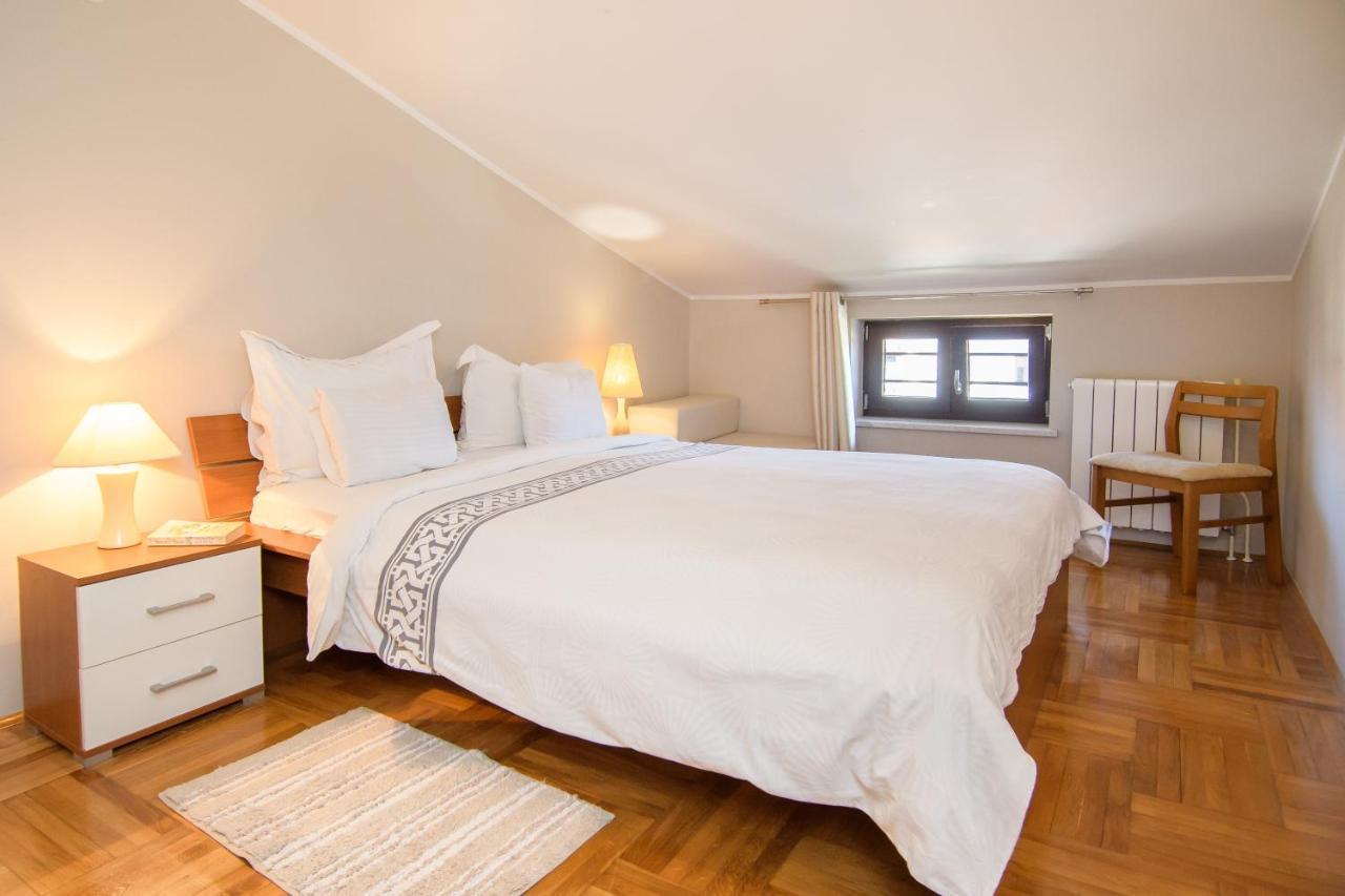 Apartments Dora Пореч Екстер'єр фото