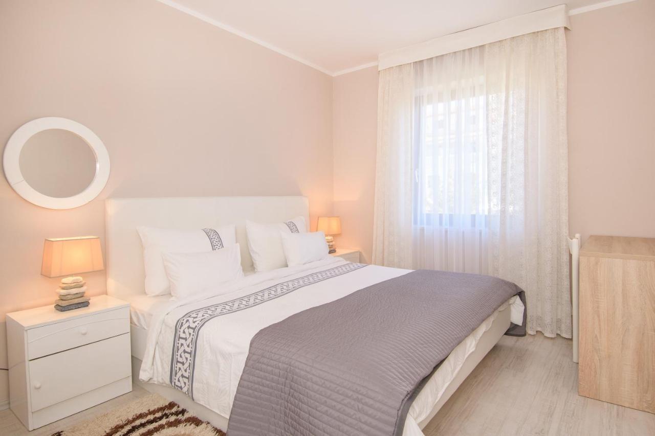 Apartments Dora Пореч Екстер'єр фото