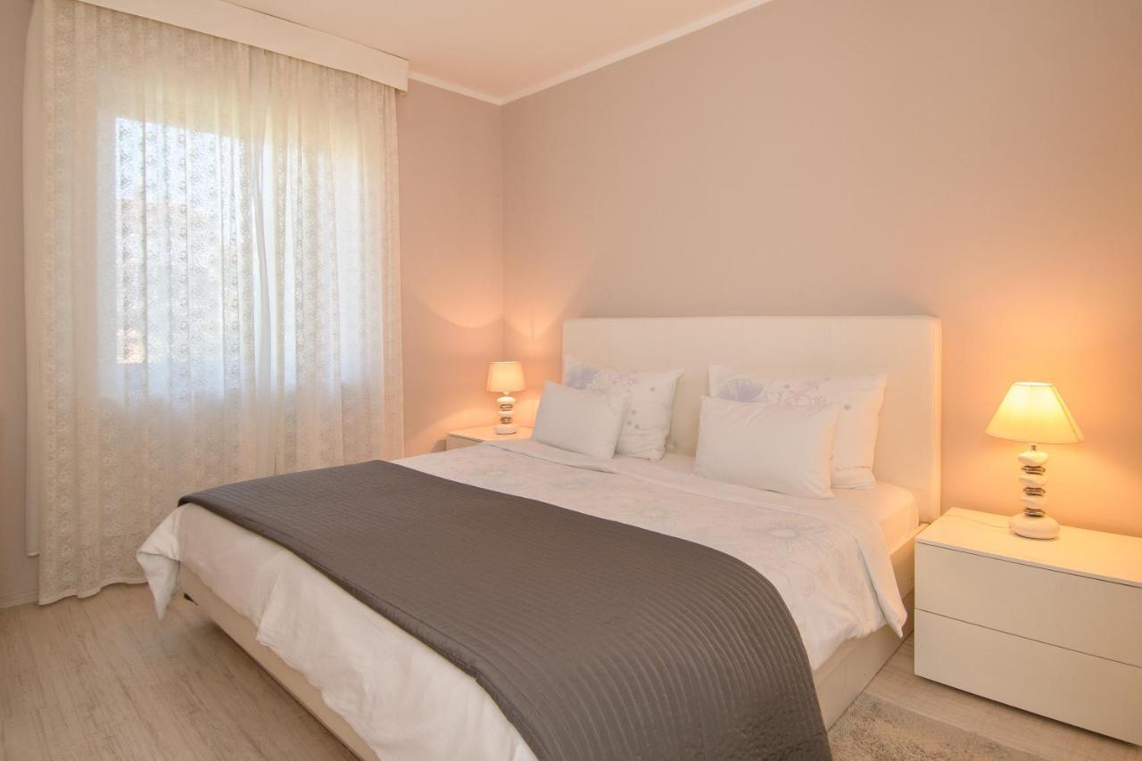 Apartments Dora Пореч Екстер'єр фото
