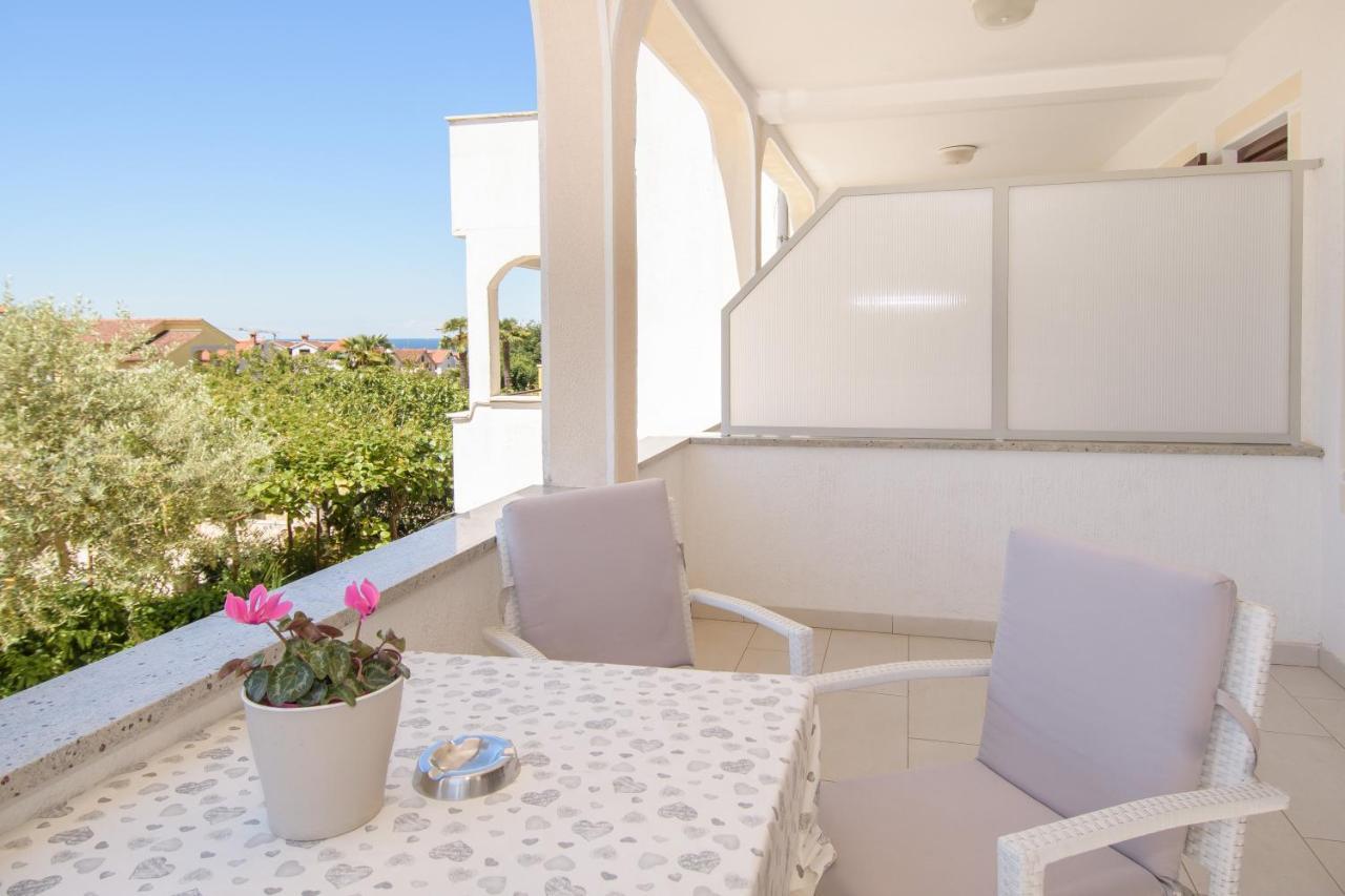Apartments Dora Пореч Екстер'єр фото