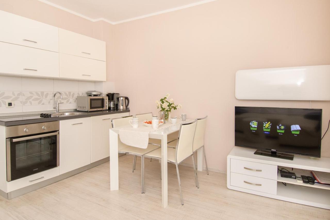 Apartments Dora Пореч Екстер'єр фото